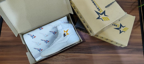 کفش کشتی سه ستاره چسبی